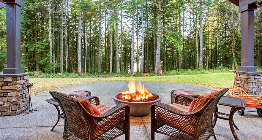 Choose the Perfect Fire Pit for Your Backyard